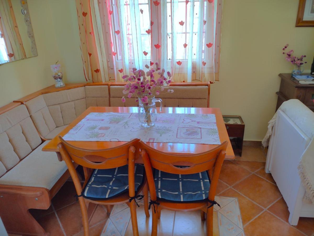 Vanna'S Holiday House Ієрісос Екстер'єр фото