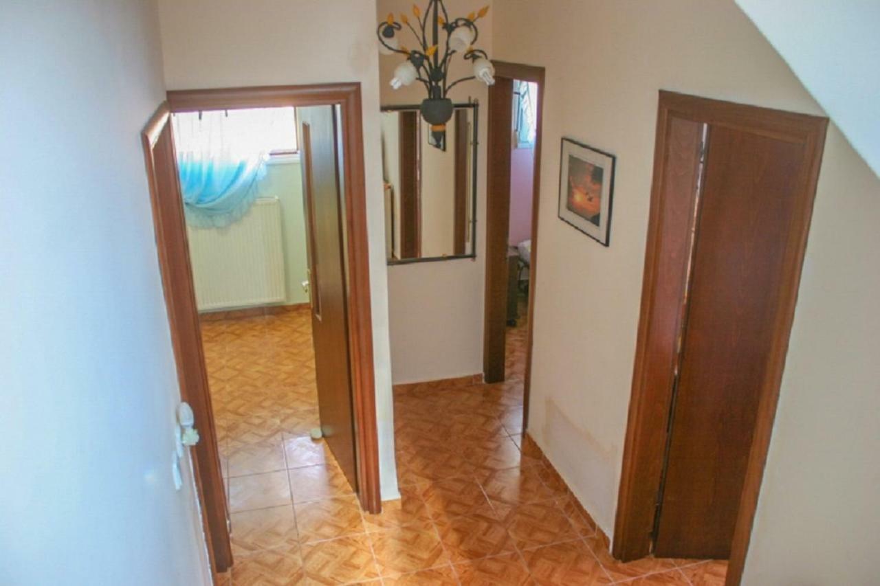 Vanna'S Holiday House Ієрісос Екстер'єр фото