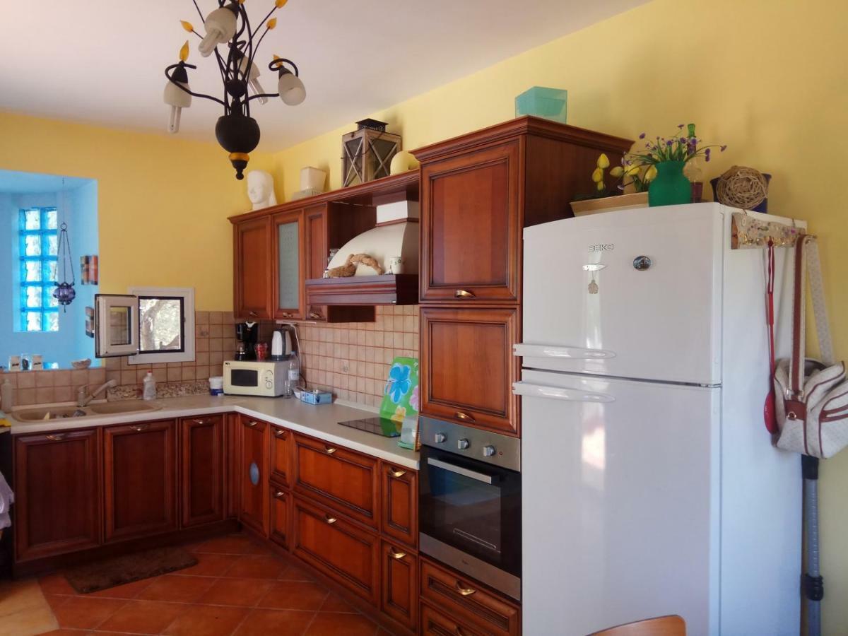 Vanna'S Holiday House Ієрісос Екстер'єр фото